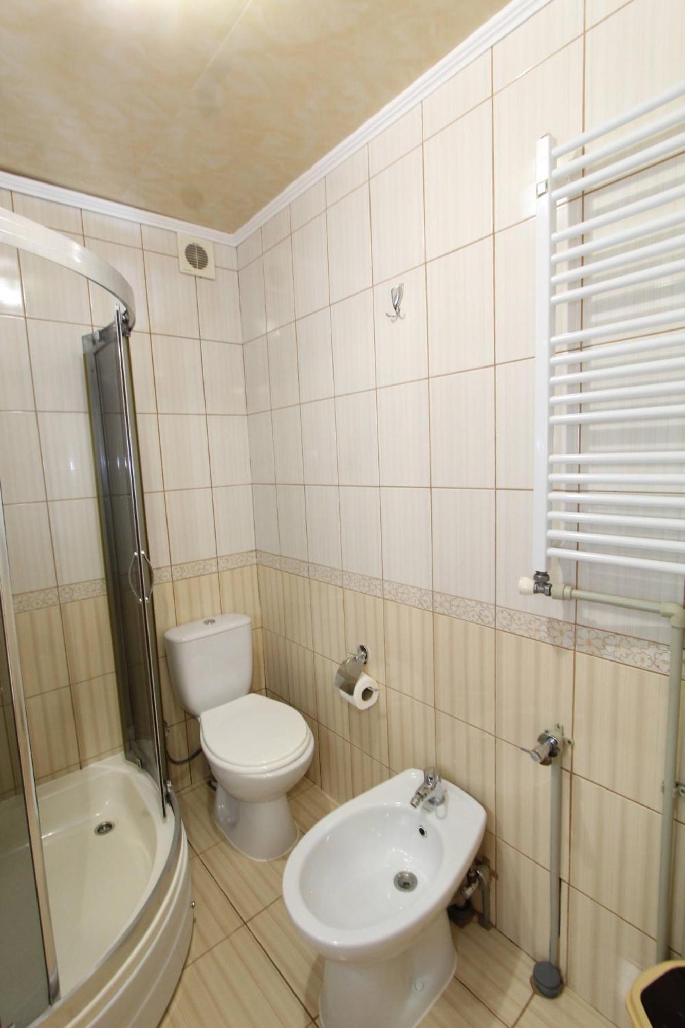 Котедж "Красний Краєвид" Yaremche Phòng bức ảnh